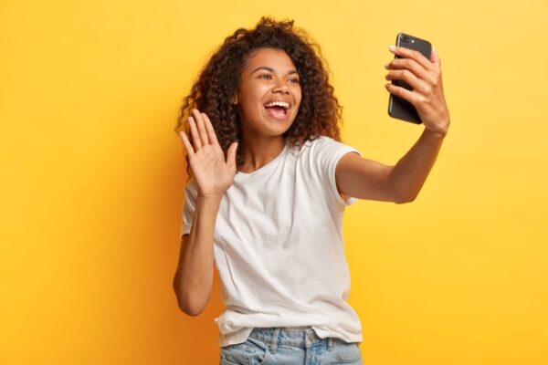 How to say hello in portuguese